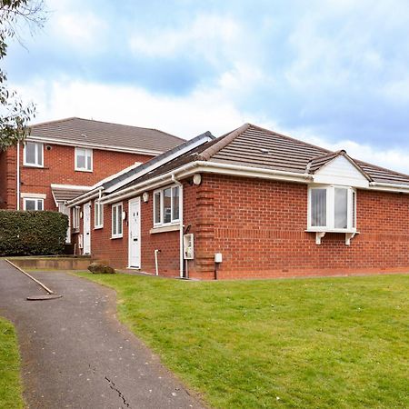 Pinfold Court Apartments Knowsley Exterior foto
