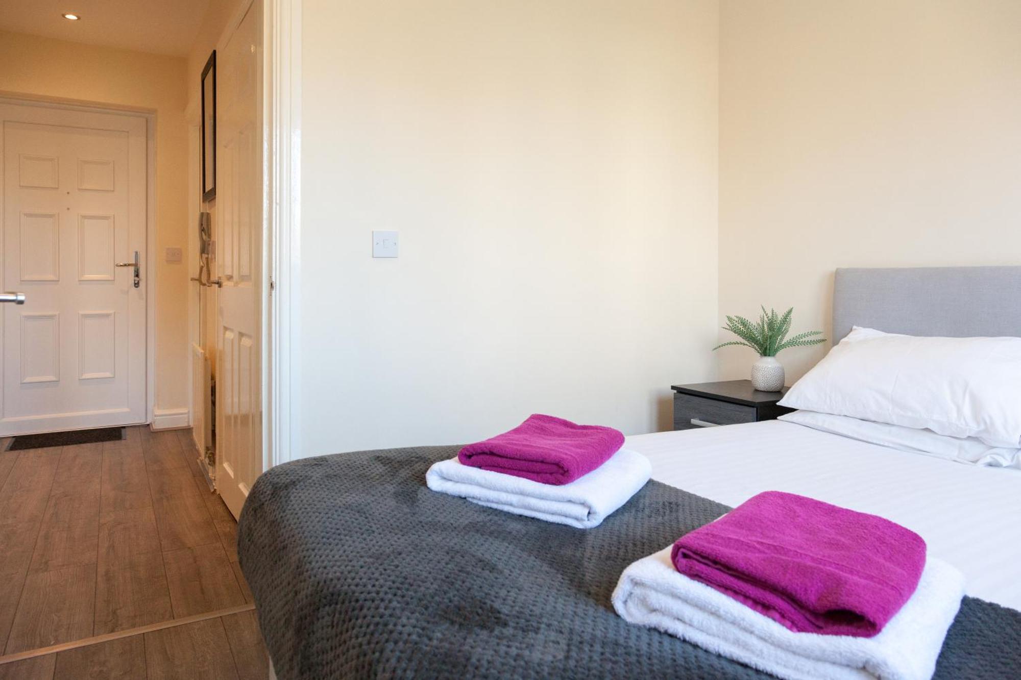 Pinfold Court Apartments Knowsley Exterior foto